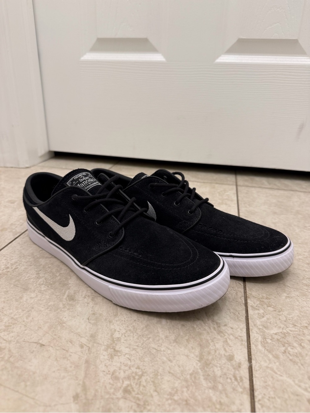 Nike SB Zoom Janoski OG+ Black & White Skate